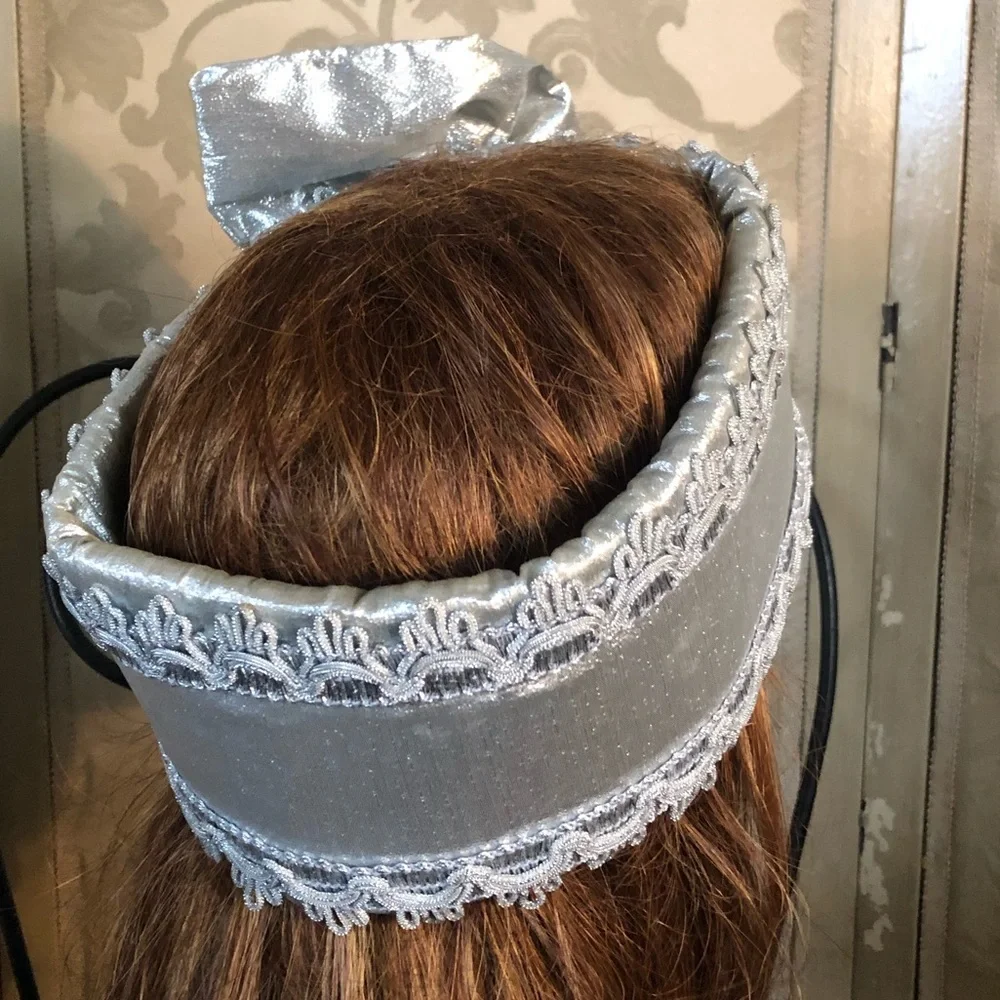 Antique Flapper Headband in Silver Metallic Lamé - Picture 6 of 6